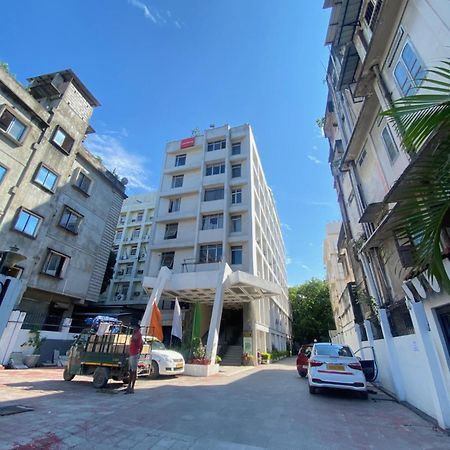 Hotel Rituraj Guwahati Dış mekan fotoğraf