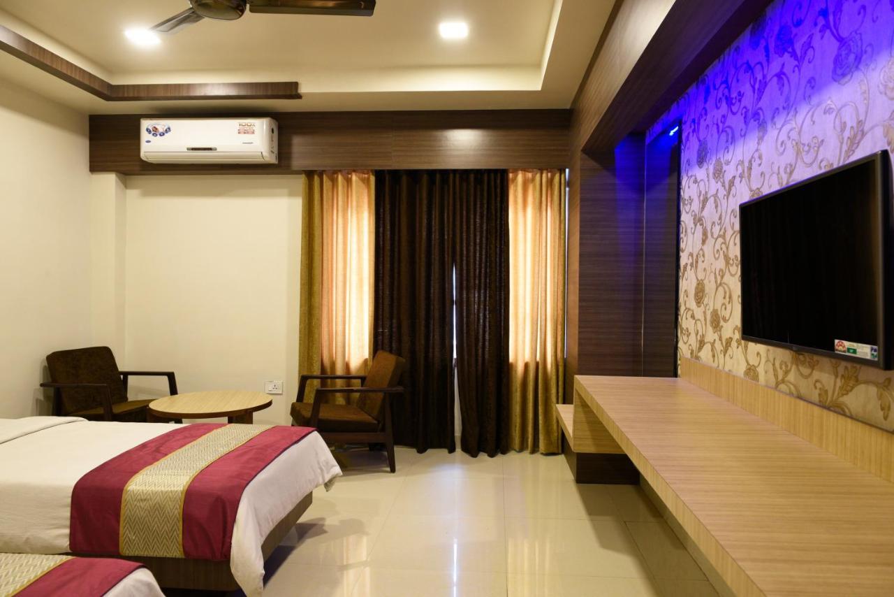 Hotel Rituraj Guwahati Dış mekan fotoğraf
