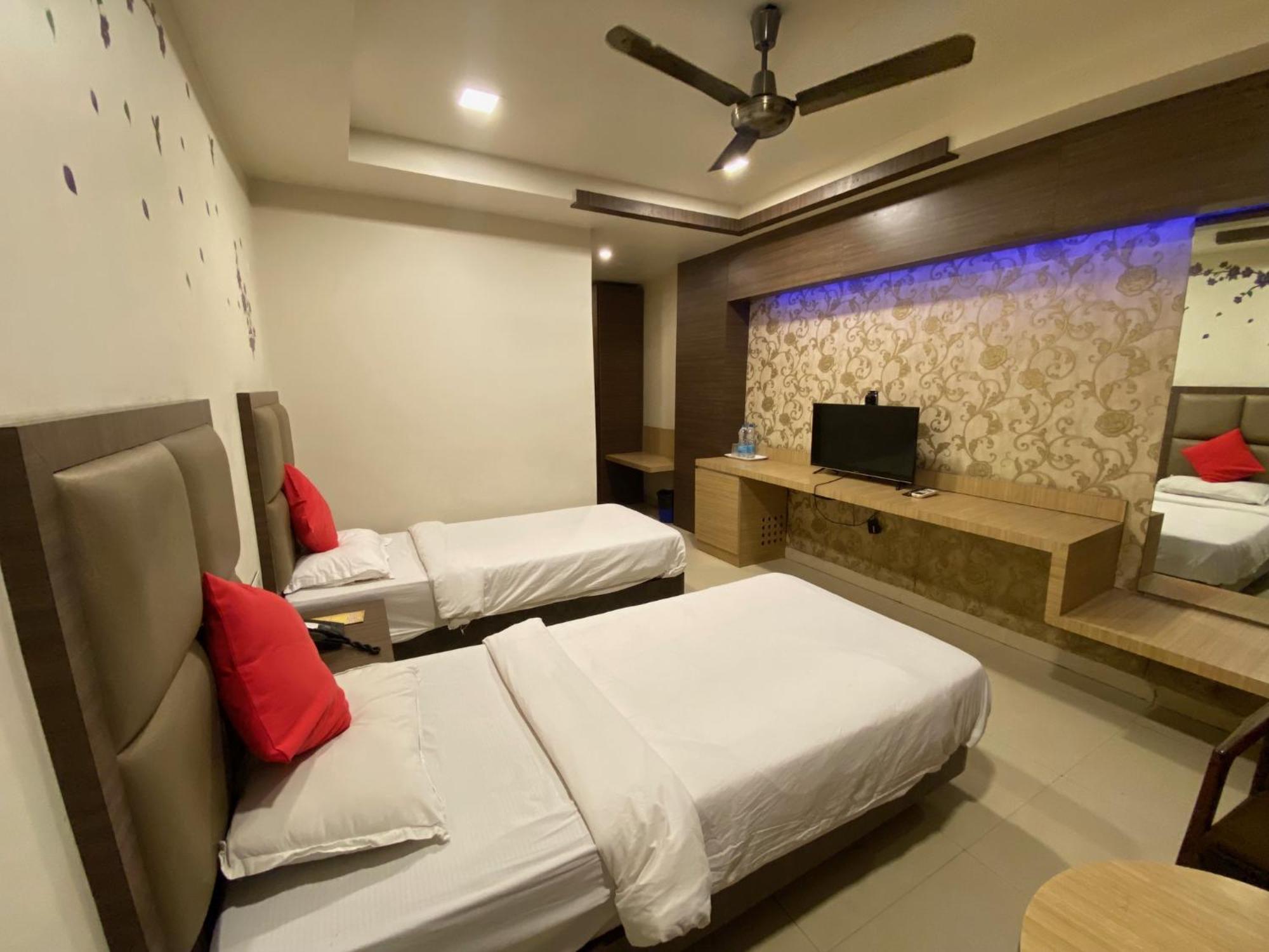 Hotel Rituraj Guwahati Dış mekan fotoğraf