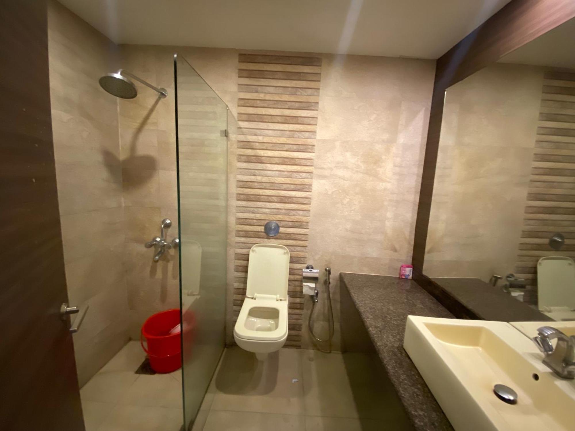 Hotel Rituraj Guwahati Dış mekan fotoğraf