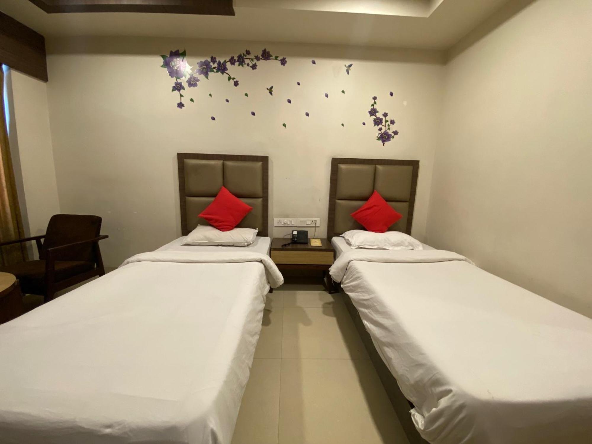 Hotel Rituraj Guwahati Dış mekan fotoğraf
