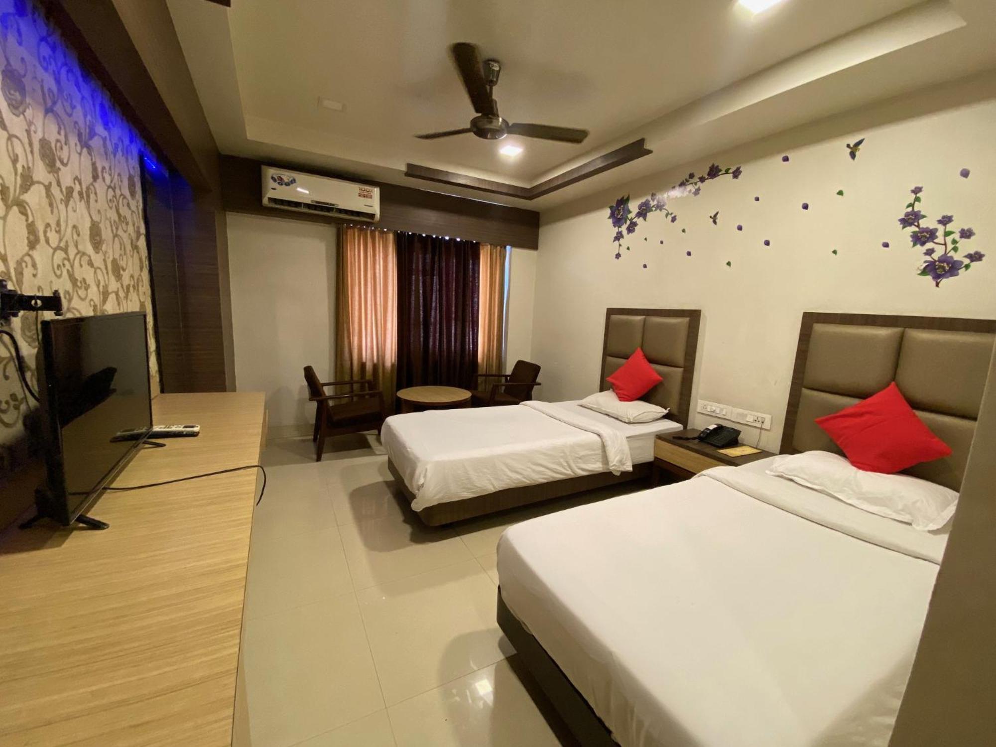 Hotel Rituraj Guwahati Dış mekan fotoğraf