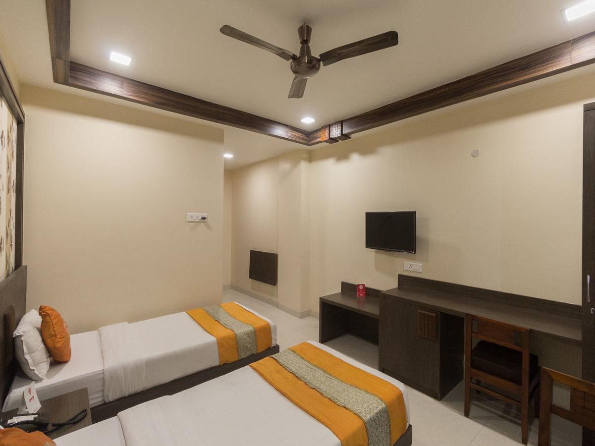 Hotel Rituraj Guwahati Dış mekan fotoğraf